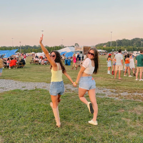 Meet your Posher, Fielding - Picture 1 of 1